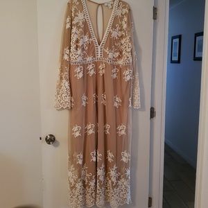 GORGEOUS Forever21 Plus Size Maxi Lace Dress